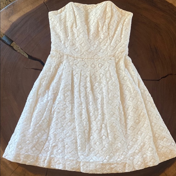 Lilly Pulitzer Caitlin White Lace Strapless Dress/ Size 2 - Picture 1 of 10